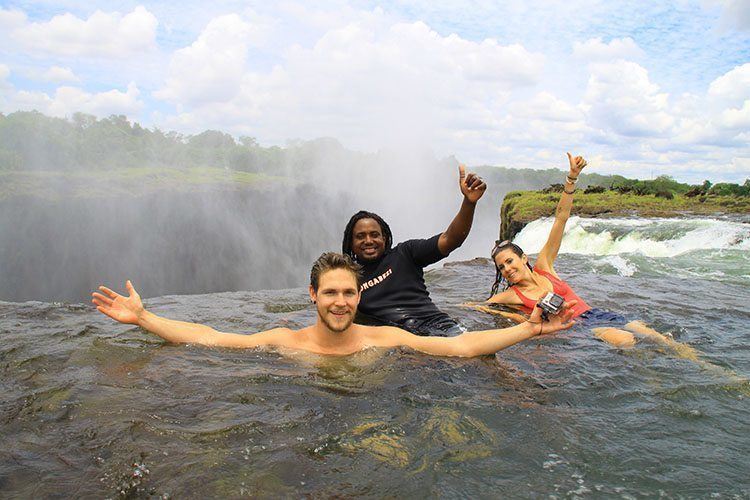Must see and do in Zambia: Devil's pool zambia